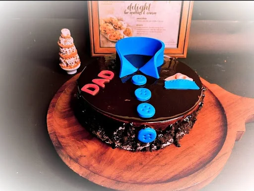 Sami Fondant Chocolate Dad Cake