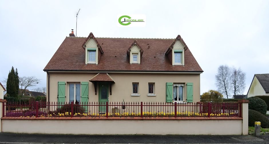 Vente maison 8 pièces 163.05 m² à La Chapelle-du-Bois (72400), 230 240 €