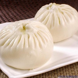 C16 Steamed Pork & Chive Buns (2)