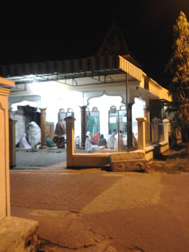 Masjid Pinggir Jalan