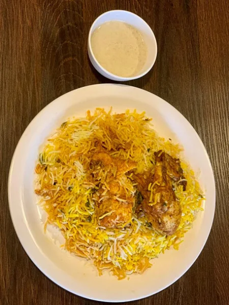 Hyderabadi Chicken Biryani [Serve 1]