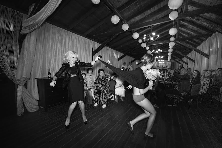 Fotograful de nuntă Marina Dubina (glorym). Fotografia din 17 septembrie 2016