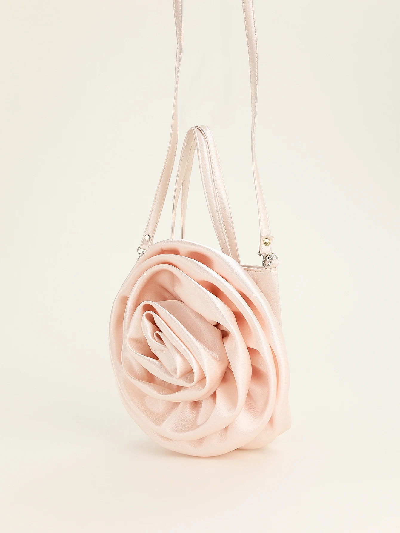 Title 14, Satynowa torebka crossbody w kształcie róży 3D,...