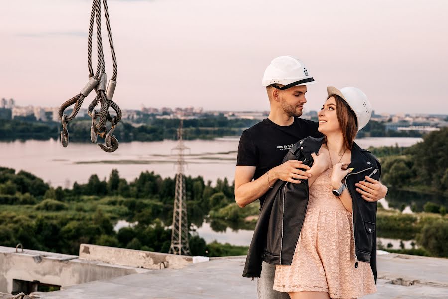 Fotógrafo de casamento Aleksandr Velimovich (velimovich). Foto de 21 de março 2022