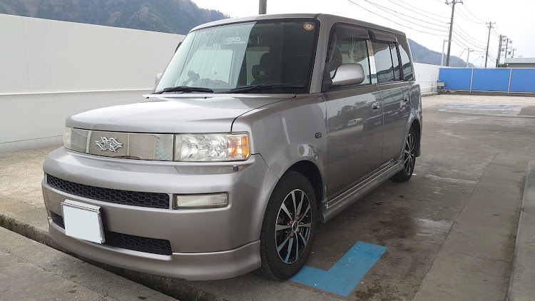 bBの洗車しました✨・テールランプ交換・滑らないシート・led配置換え・やっぱブルー🔵に関するカスタム事例の投稿画像3枚目