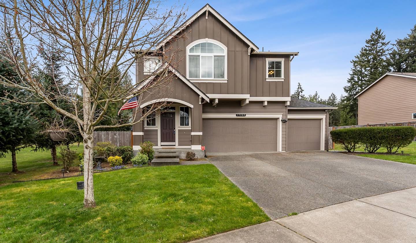 House with garden Puyallup