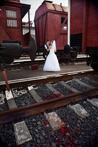 Wedding photographer Elena Gordievskaya (fotolady). Photo of 16 April 2013