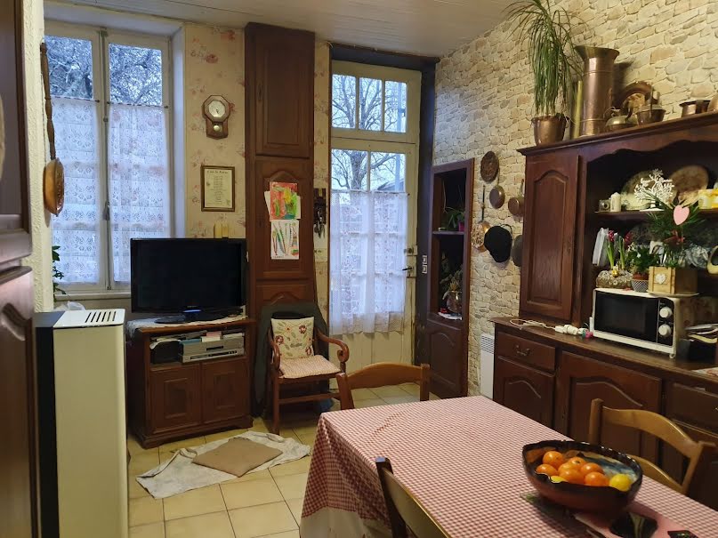 Vente maison 6 pièces 154 m² à Mortagne-sur-Gironde (17120), 219 750 €