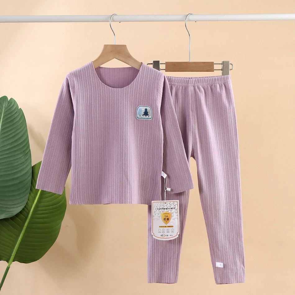 Conjunto de Ropa Interior Sin Huesos y Esmerilada para Niños, ideal para el alivio de la fiebre. Comodidad y cuidado para tu hijo.