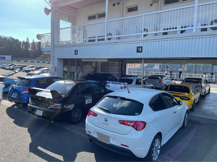 シビックタイプRの岡山国際サーキット・#走行会・クルマ好きと繋がりたい・くるまボッチ・シビックタイプRに関するカスタム事例の投稿画像2枚目