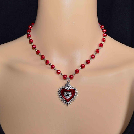 Title 3, Sacred Heart Necklace Black Heart Shape Gothic ...