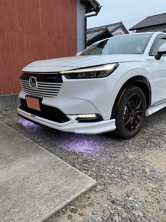 ヴェゼルのLED・フロントアンダーLED・バンパー・YOURS・イルミネーションに関するカスタム事例の投稿画像2枚目
