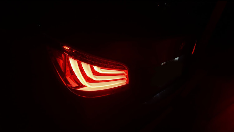 M5のファイバーテール交換・小遣い破産・お楽しみ第一弾に関するカスタム事例の投稿画像4枚目
