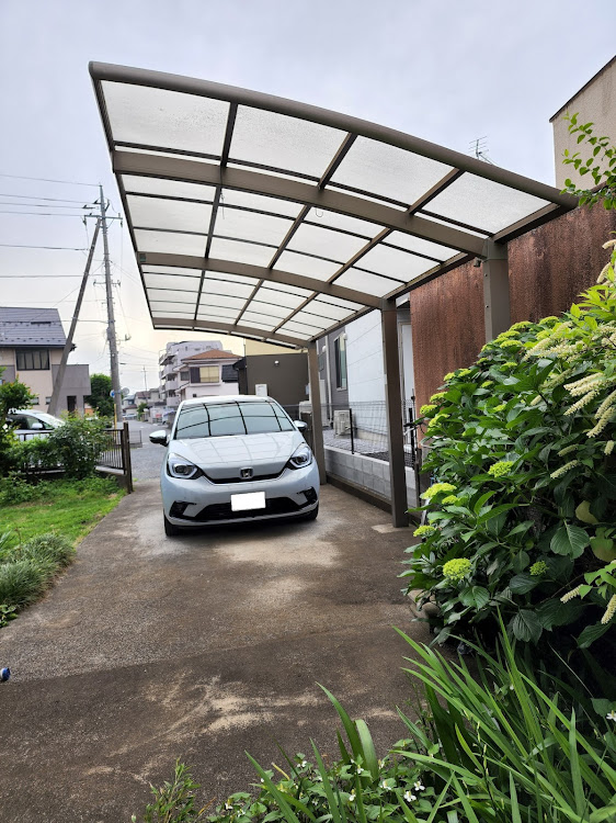 フィットの自宅の駐車場・武蔵野フーズ所沢工場に関するカスタム事例の投稿画像1枚目