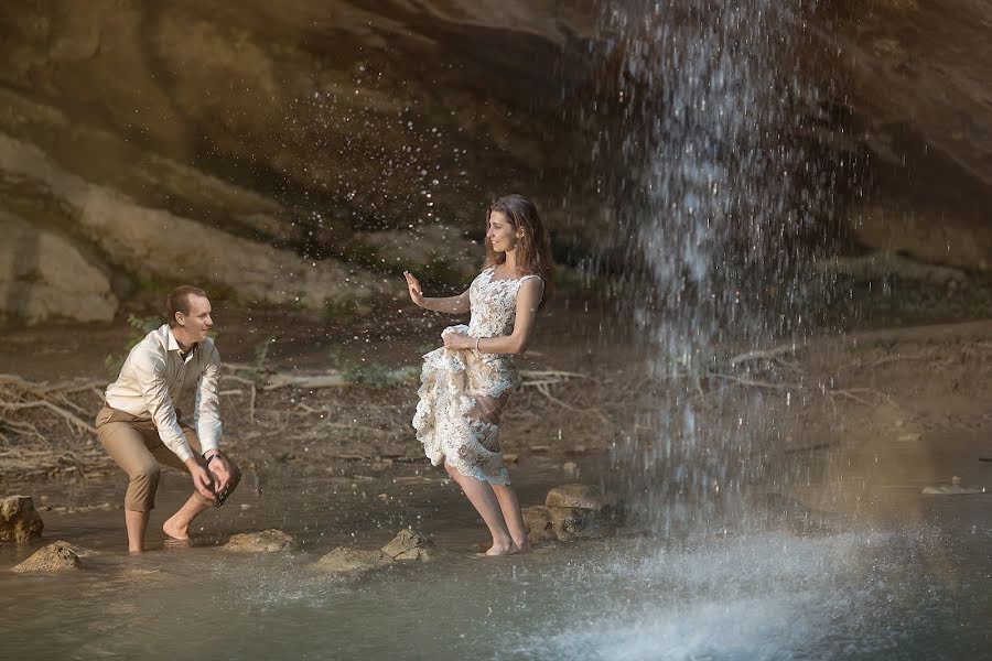 Wedding photographer Olga Selezneva (olgastihiya). Photo of 10 July 2017