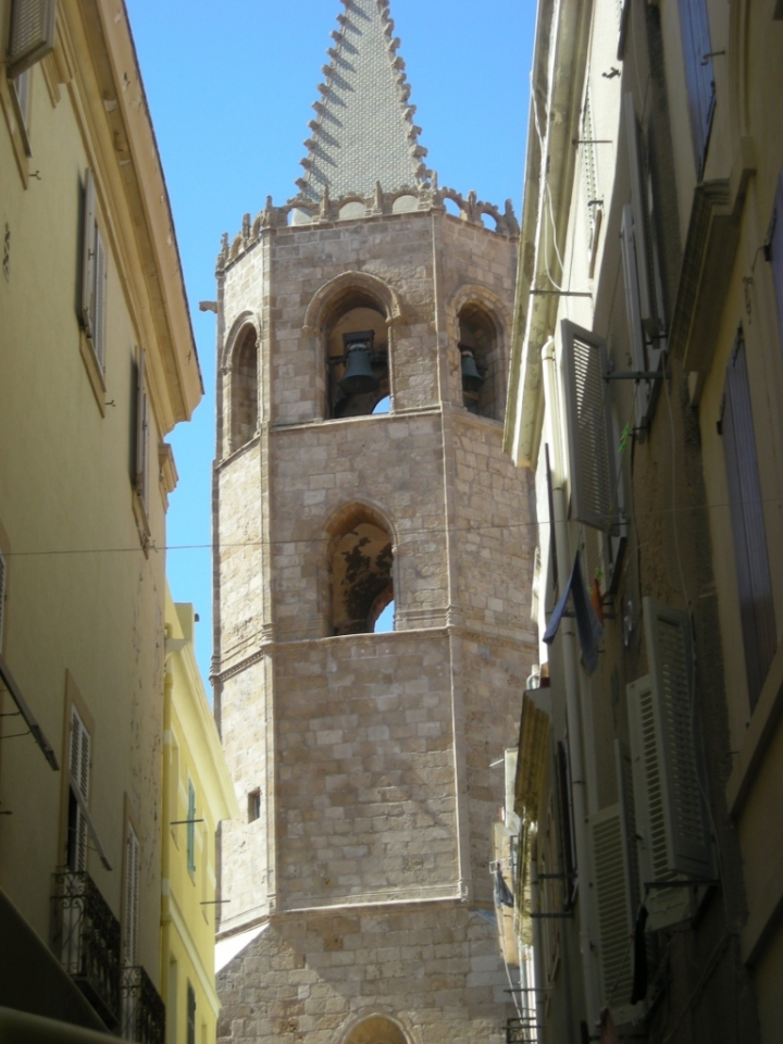 Campanile imprigionato di sp109106