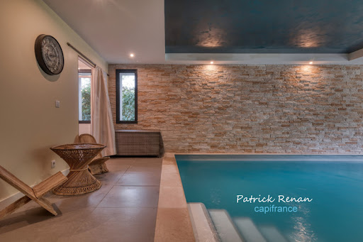 Maison contemporaine avec piscine et jardin 5