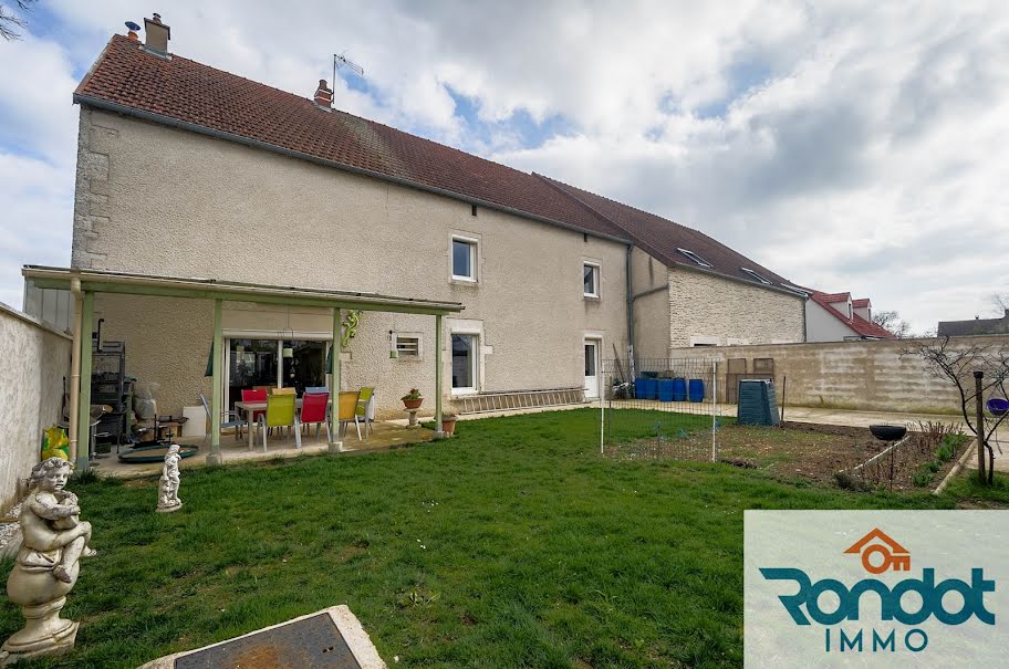 Vente maison 8 pièces 270 m² à Marsannay-le-Bois (21380), 400 000 €