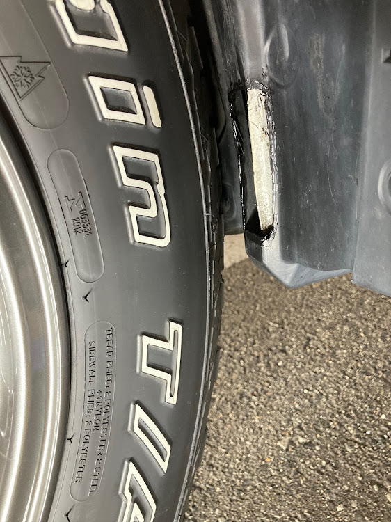 エクストレイルのBFGOODRICH・トレールテレーン・BNR32純正ホイール・干渉対策に関するカスタム事例の投稿画像2枚目