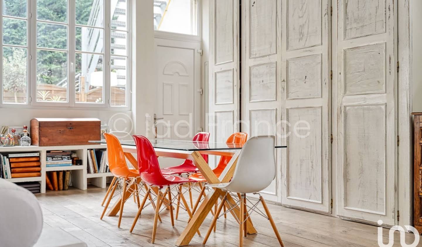 Apartment with terrace Courbevoie