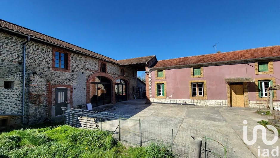 Vente ferme 8 pièces 263 m² à Sarriac-Bigorre (65140), 157 000 €