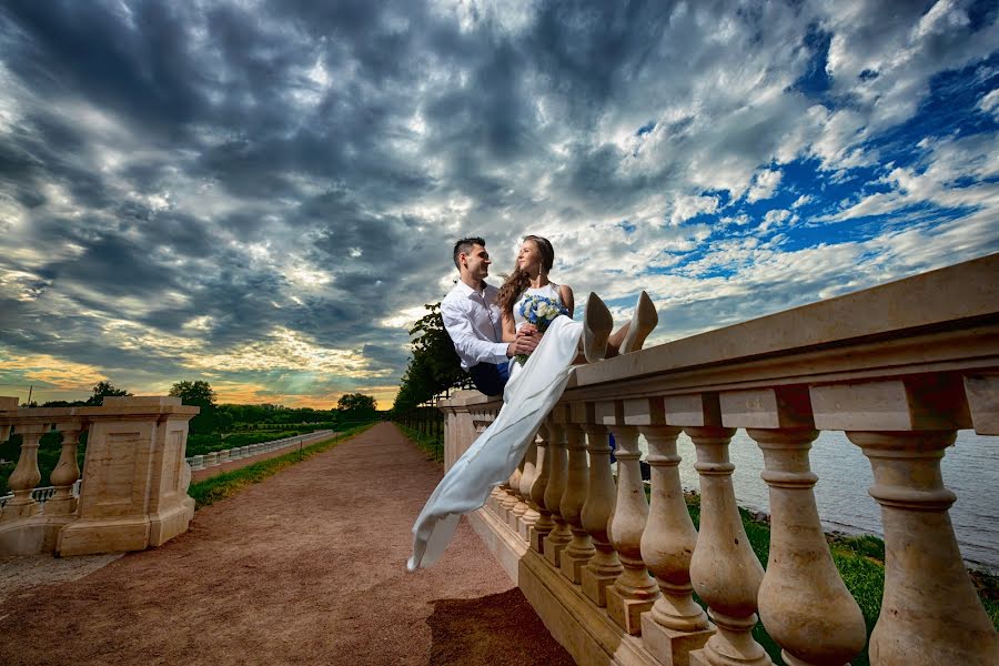 Fotografo di matrimoni Aleksandr Dyadyura (diadiura). Foto del 2 luglio 2021