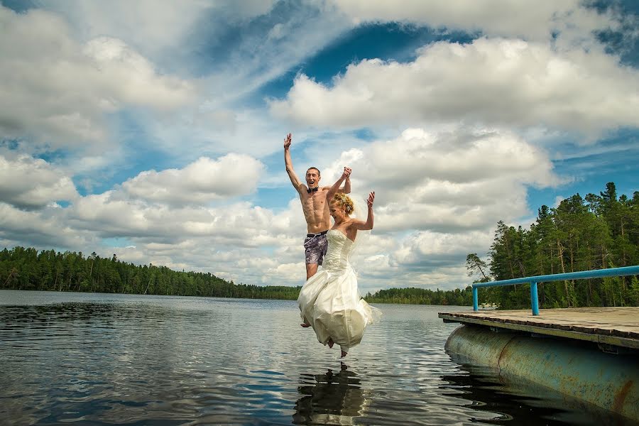 Wedding photographer Anatoliy Pavlov (oldphotographer). Photo of 10 August 2015