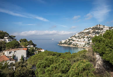 Maison avec terrasse 1