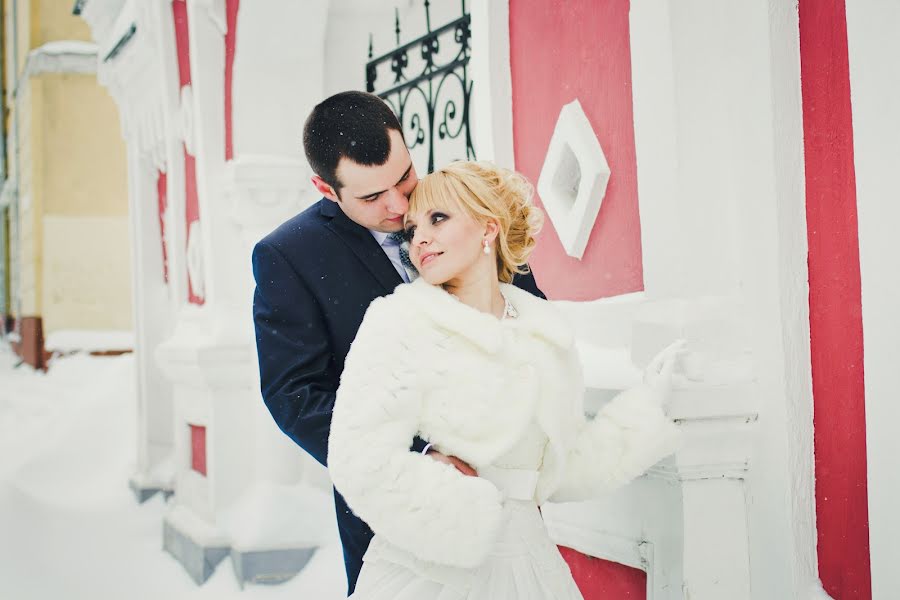 Wedding photographer Vera Shapurova (verun4ik). Photo of 12 March 2014