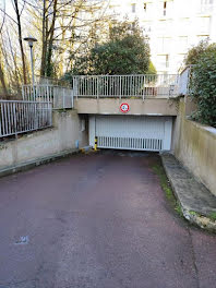 parking à Versailles (78)