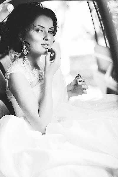 Wedding photographer Anastasiya Korotkikh (fuxiya). Photo of 22 January 2016