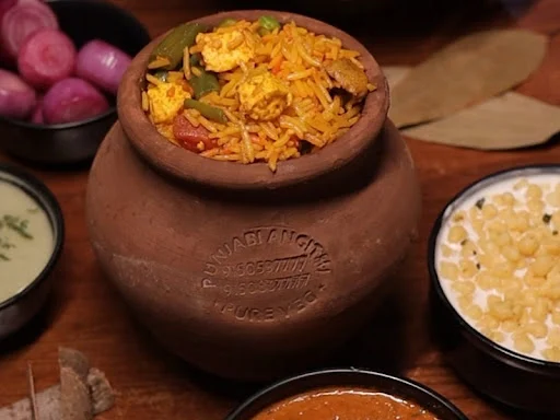 Matki Chaap Biryani With Gravy Box[dotd]