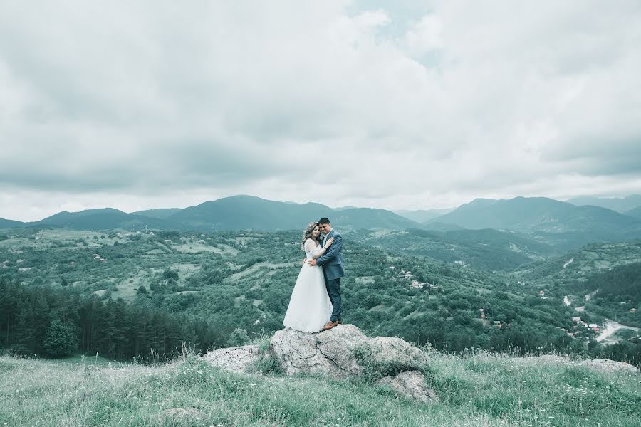 Fotografo di matrimoni Alexandru Nicusor Paduret (alexandrupaduret). Foto del 9 novembre 2021