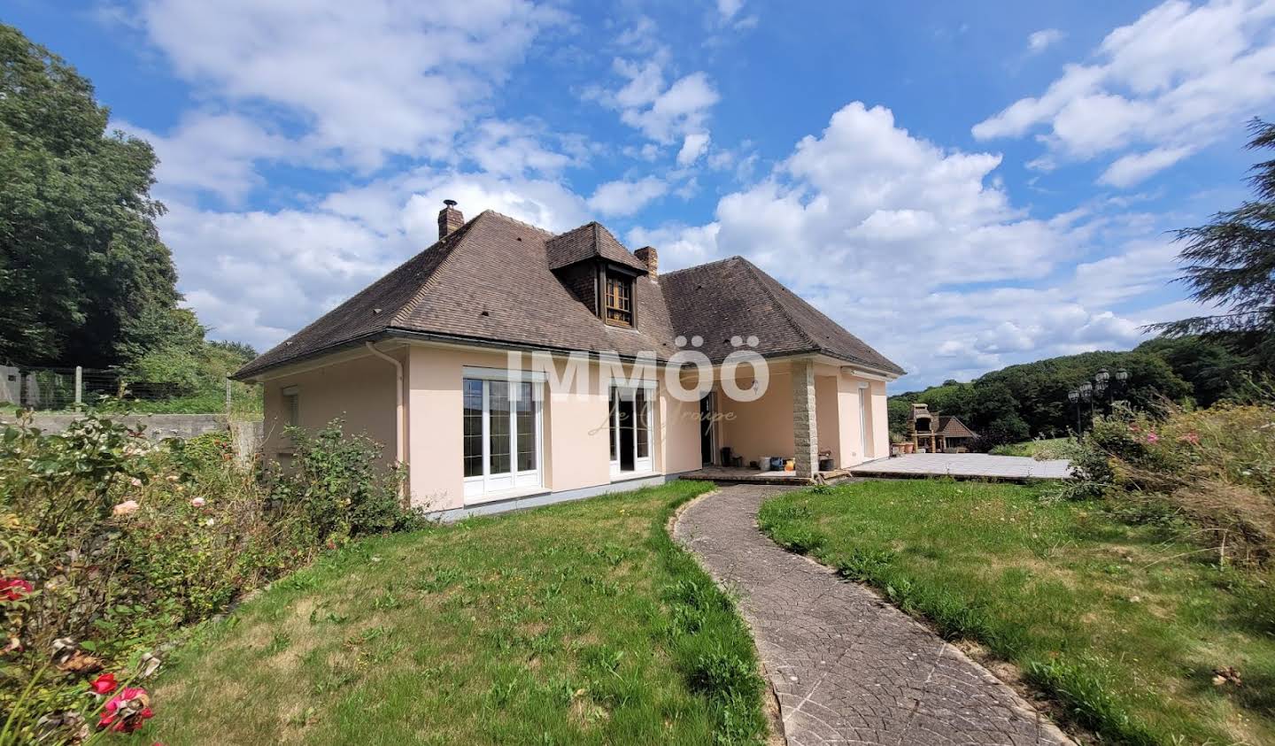 House with garden and terrace La Vaupalière