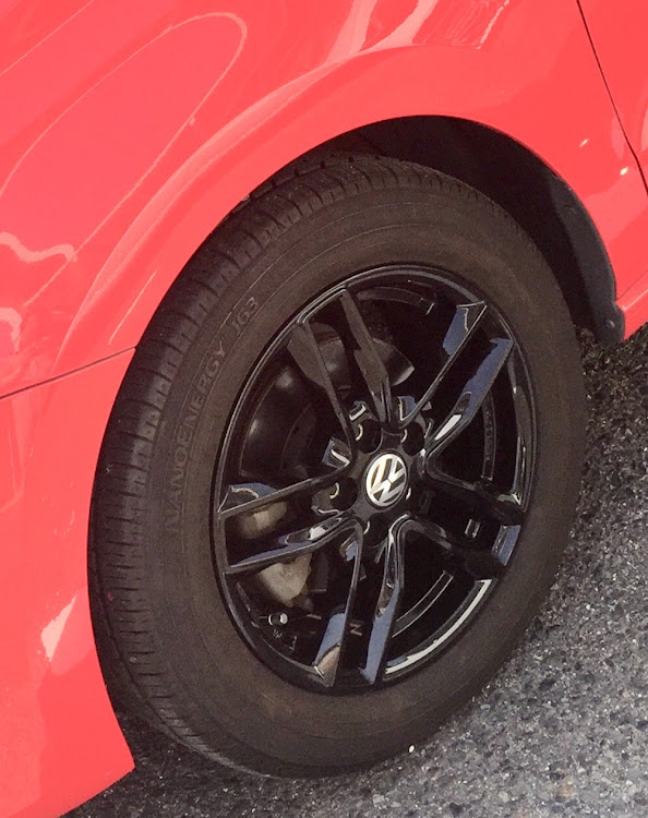 ポロのポロ・ホイール変更・VWのある生活に関するカスタム事例の投稿画像3枚目