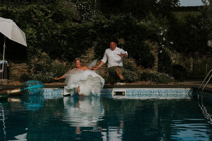 Fotografo di matrimoni Lucy Lloyd-Jones (moongazeyhare). Foto del 16 gennaio 2020