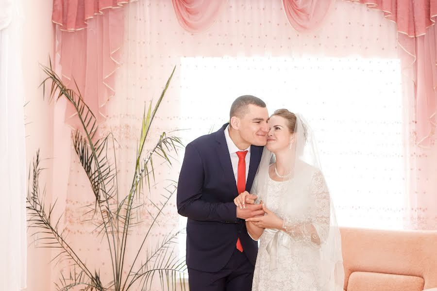 Photographe de mariage Valentina Baturina (valentinalucky). Photo du 14 août 2017