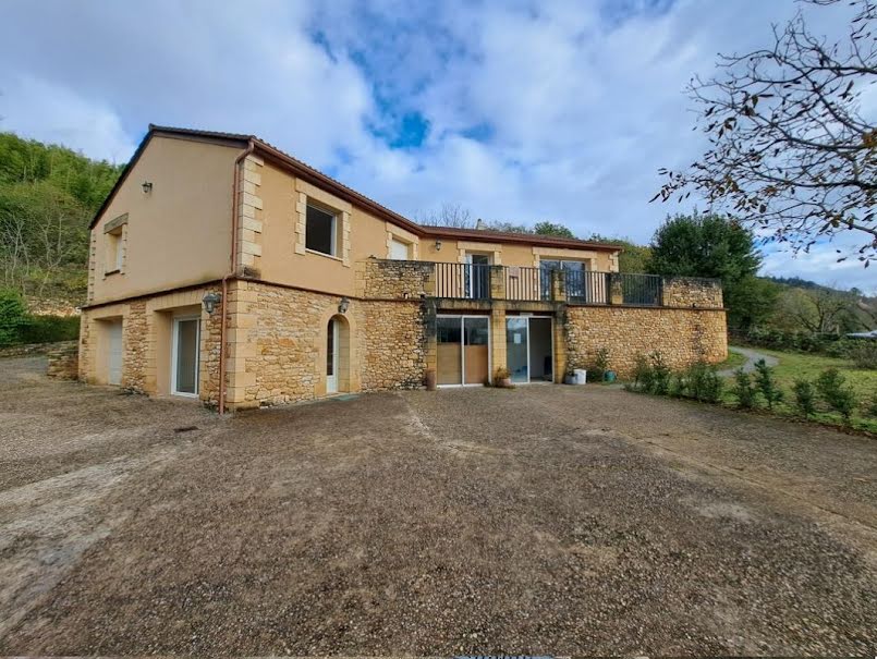 Vente propriété 62 pièces 763 m² à Saint-Cyprien (24220), 1 093 500 €