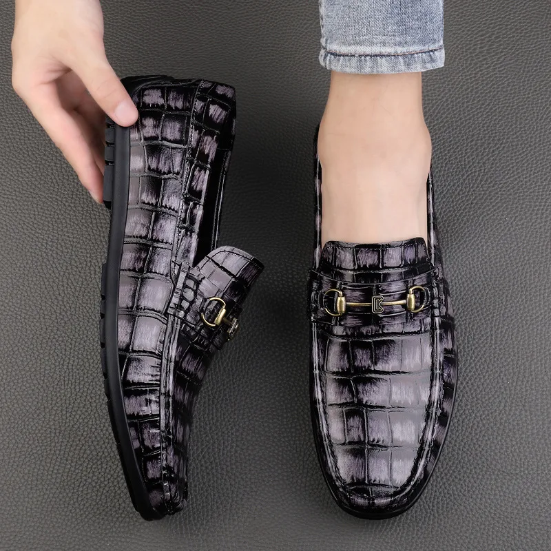 Heren business casual schoenen met Foot pedaal, stijlvol en handsfree comfort voor gemak en elegantie op de werkvloer.