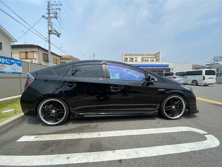 プリウスのプリウス・プリウス30・ZVW30・プリウス乗りと繋がりたいに関するカスタム事例の投稿画像1枚目