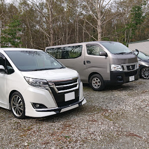 エスクァイア ZRR80G