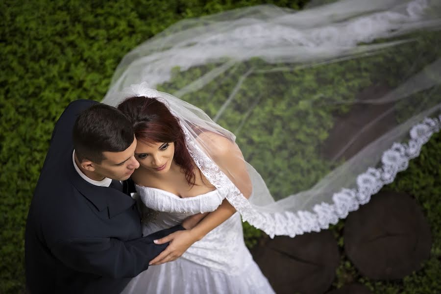 Fotografo di matrimoni Gustavo Guimarães (gustavoguimaraes). Foto del 18 aprile 2017