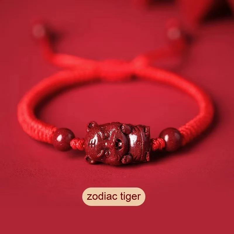 Fidelity Cinnabar Zodiac Red Rope Armband fördert Glück und Schutz. Rotes Armband, chinesisches Design. Kaufen Sie jetzt und steigern Sie Ihr Styling.