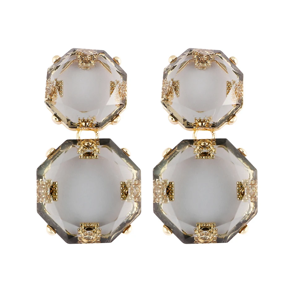 Brincos de resina transparente estilo boho de verão, leves e coloridos, perfeitos para um visual praiano e fresco.