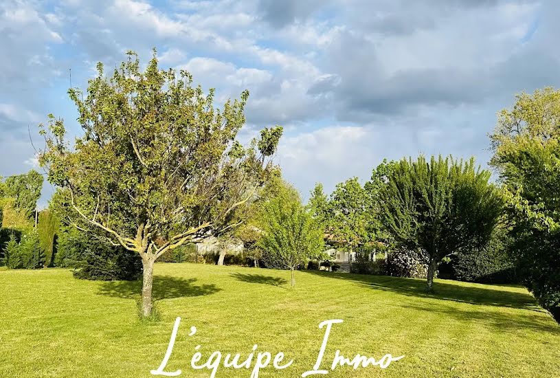  Vente Terrain à bâtir - 1 300m² à L'Isle-Jourdain (32600) 