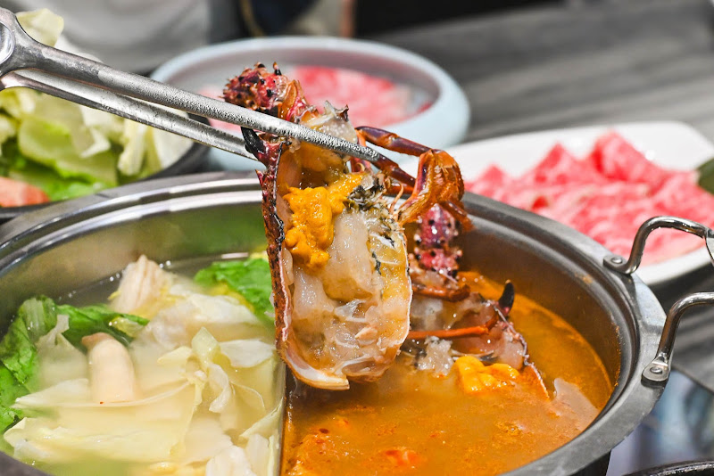 闊 shabu shabu，海鮮叻沙鍋嗆辣濃郁有夠香