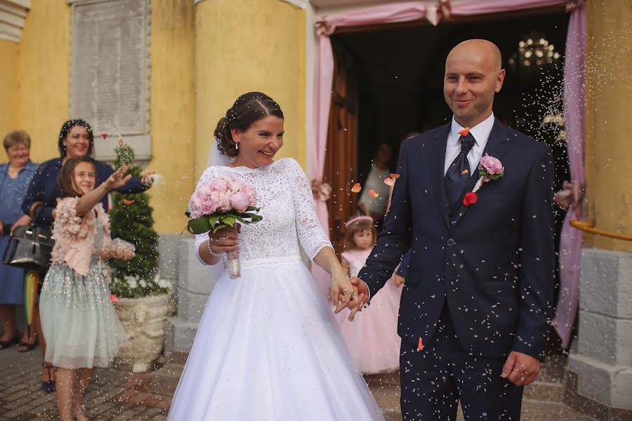 Fotógrafo de casamento Sarolta Szokol (saroltaszokol). Foto de 26 de março 2019