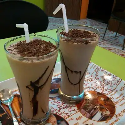 Thick Cold Coffee With Chocolate Crush