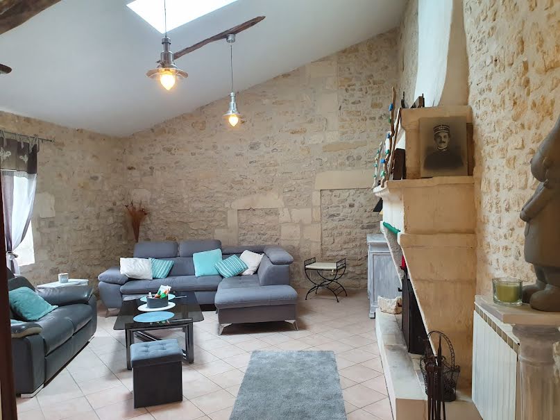 Vente maison 6 pièces 185 m² à Montpellier-de-Médillan (17260), 250 000 €