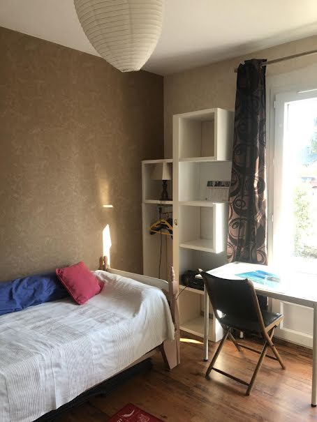 Location meublée appartement 1 pièce 16 m² à Chartres-de-Bretagne (35131), 480 €